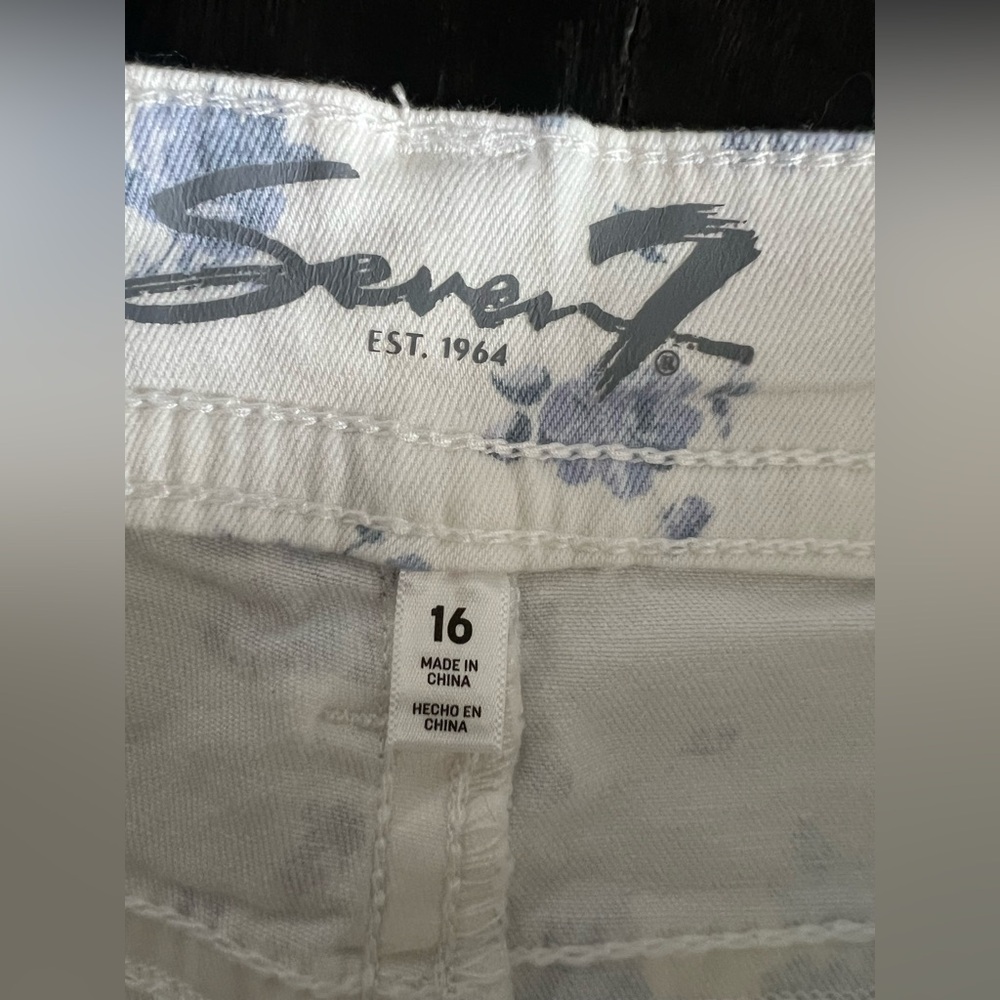 Seven7 White Skinny Jeans with Light Blue Floral Print - Picture 8 of 10